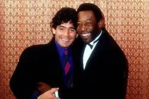 Pelé y Maradona, casi compañeros: así fue la negociación que pudo cambiar la historia