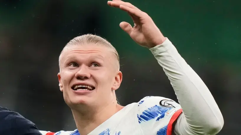 Erling Haaland se unirá a lista de padres e hijos que jugaron un Mundial