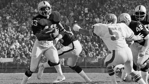Muere George Atkinson, leyenda de los Raiders, a los 78 años