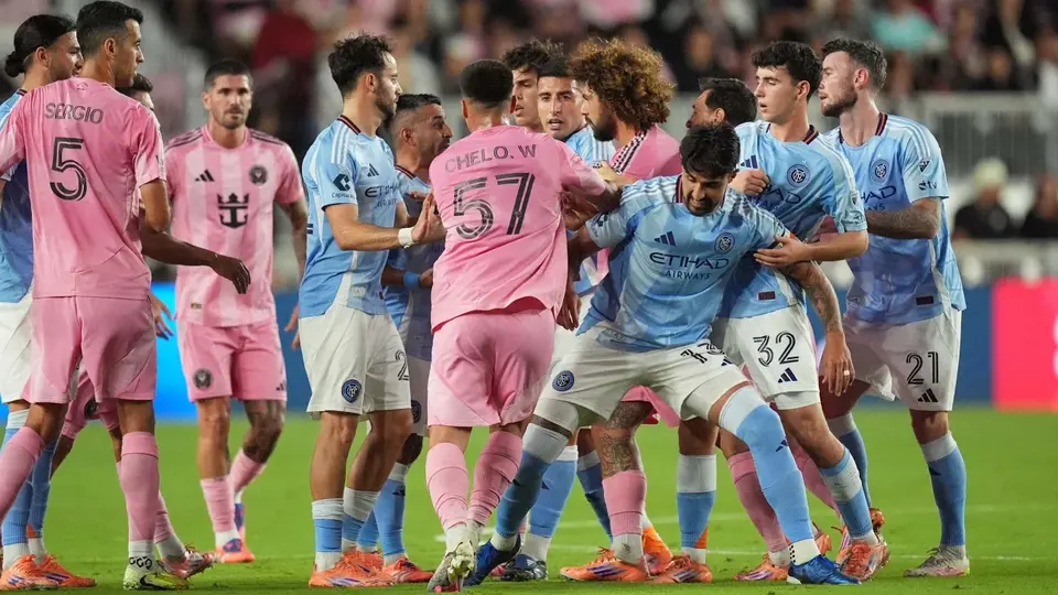 "Vos a nosotros nos tenés que respetar": Revelan detalles de la discusión de Messi, De Paul y Moralez