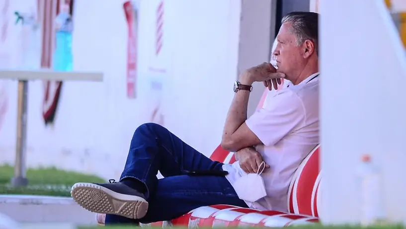Ricardo Peláez rompe en llanto tras recordar a Manuel Lapuente