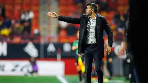 Exentrenador de Pachuca firma acuerdo para dirigir al Inter
