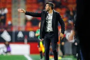 Exentrenador de Pachuca firma acuerdo para dirigir al Inter