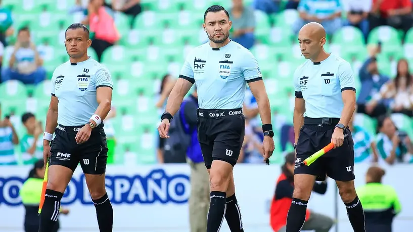 “No saben qué marcar y qué no dentro del área": Exsilbante explota contra árbitros de Liga MX