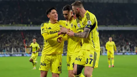 Edson Álvarez brilla y da su primera asistencia con Fenerbahçe