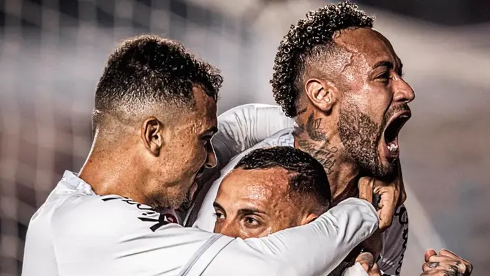 Neymar juega lesionado y marca gol para dar la victoria a Santos y sacarlo de zona del descenso