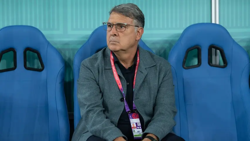 Martino en la banca durante un partido de México en el Mundial Qatar 2022 | MEXSPORT