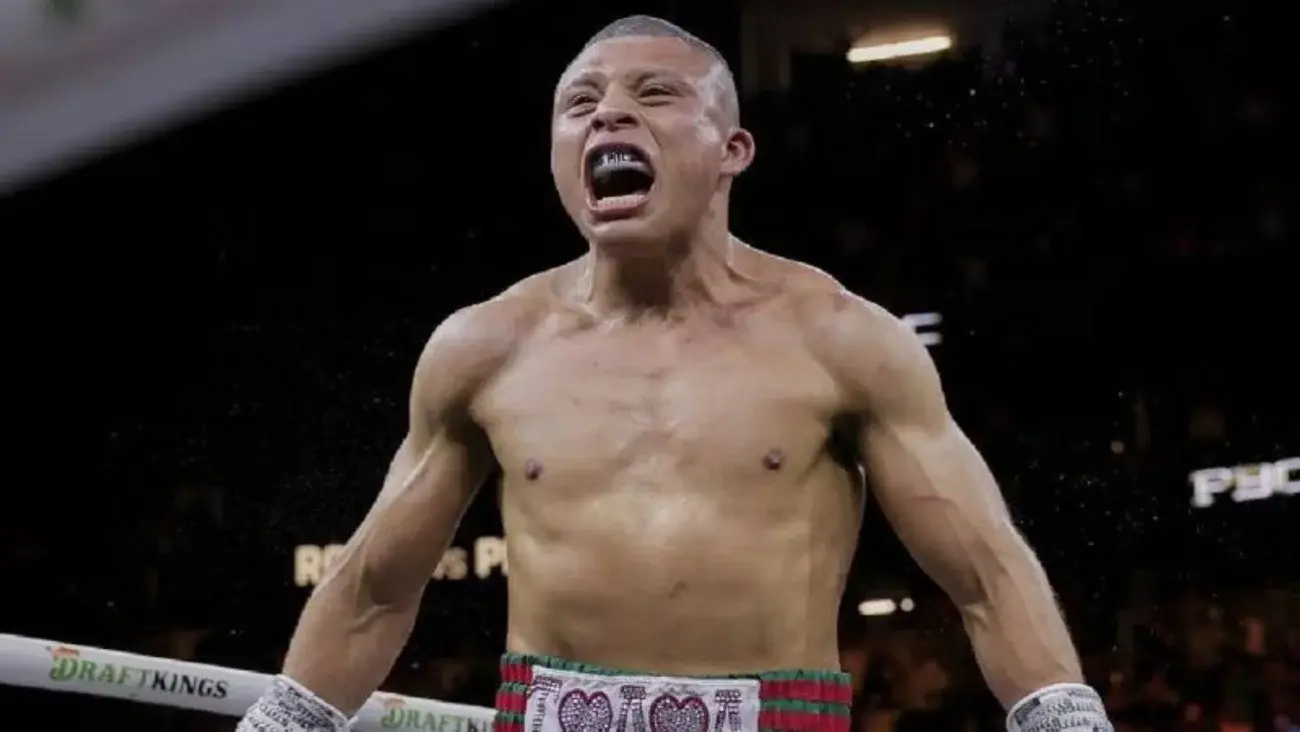 'Pitbull' Cruz, boxeador mexicano, en el ring | X: @premierboxing