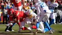 ¡De mal en peor! Mahomes se lesiona en derrota de Chiefs contra Chargers