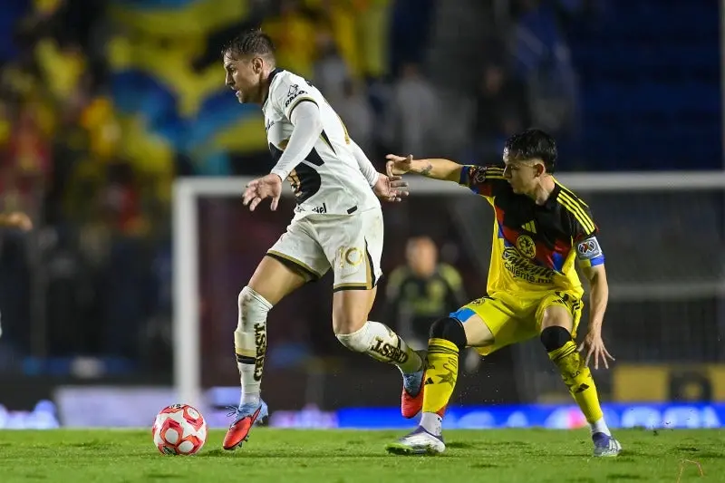 Ramsey en el partido de Pumas contra América | IMAGO 7