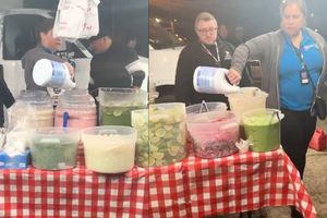 VIDEO: Inspectora en Denver echa cloro a comida en puesto de tacos atendido por mexicanos