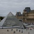 Caen presuntos ladrones implicados en el robo al Museo del Louvre