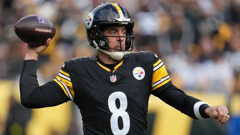 Aaron Rodgers entrena con férula, es duda ante Bears y pone a temblar a los Steelers