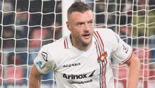 Jamie Vardy anotó su primer doblete en la Serie A en la victoria del Cremonese ante el Bolonia