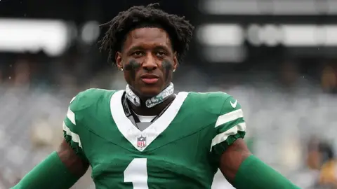 Colts adquieren a Sauce Gardner de los Jets a cambio de dos selecciones de primera ronda