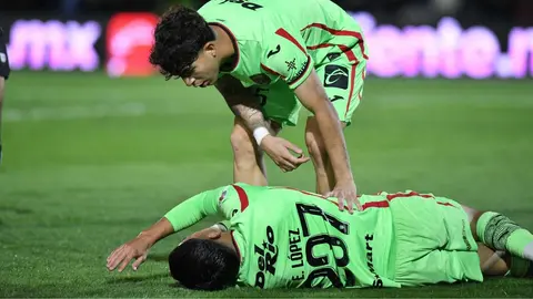 Madson salió del juego ante Pachuca después de duro golpe en la cabeza