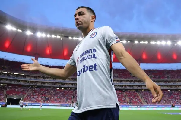 Erik Lira, a detalles de convertirse en nuevo jugador del Mónaco