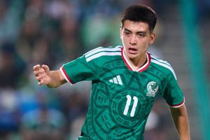 Afición uruguaya se deshace en elogios hacia Gilberto Mora: "Tremendo jugador"