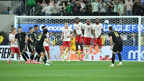 Raúl Jiménez recibe reconocimiento al mejor gol de la temporada 2024/25 de Concacaf