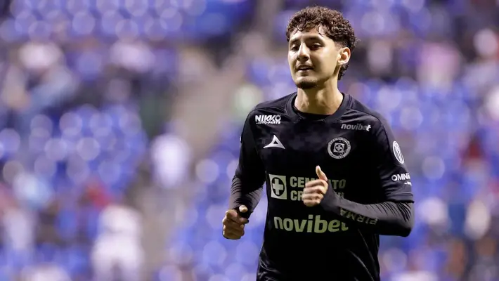 Emmanuel Sánchez debutó en la goleada de Cruz Azul sobre Puebla