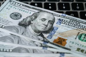 ¿Vas a cambiar dólares? El peso da buena cara este jueves 6 de noviembre