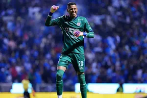 Kevin Mier manda fuerza a Cruz Azul Femenil antes de su operación