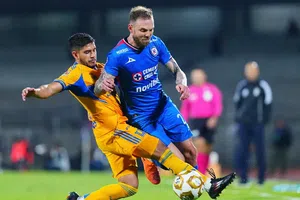 Cruz Azul rescata empate ante Tigres en la Ida de Semifinales