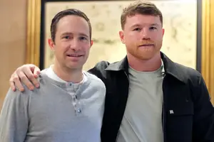 Benjamín Salinas presume buena amistad y visita de Saúl Canelo Álvarez