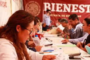 ¿Hay un bono navideño del Bienestar? Alertan por nueva estafa