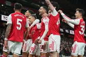 Arsenal golea a Tottenham y se afianza en la cima de la Premier League