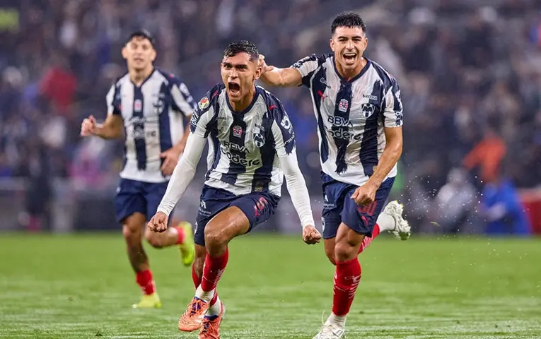 Fidel Ambriz y Jorge Rodriguez celebran el segundo gol de Rayados I MEXSPORT