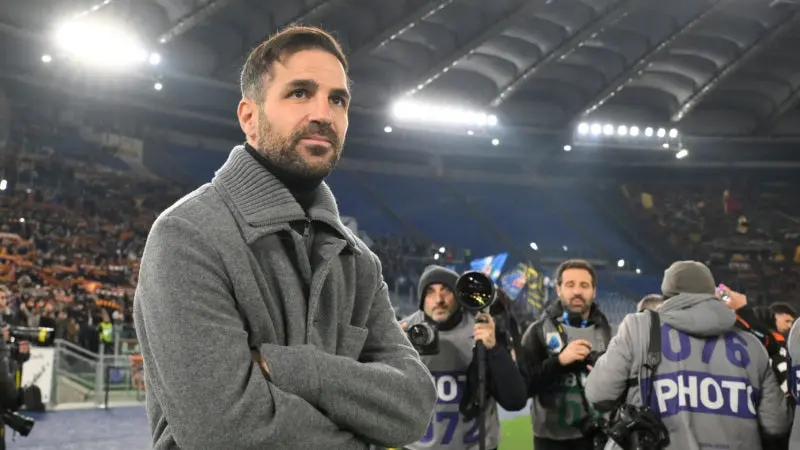 Fabregas arremete contra su propio jugador y excompañero: "¡Debería practicar otro deporte!"