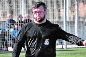 El primer árbitro con Síndrome de Down que silba en España