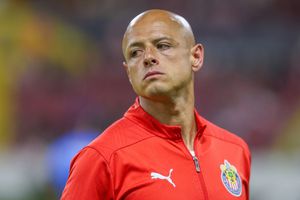 José Ramón Fernández 'defiende' a Chicharito: "Lo castigan de más por ser mexicano"