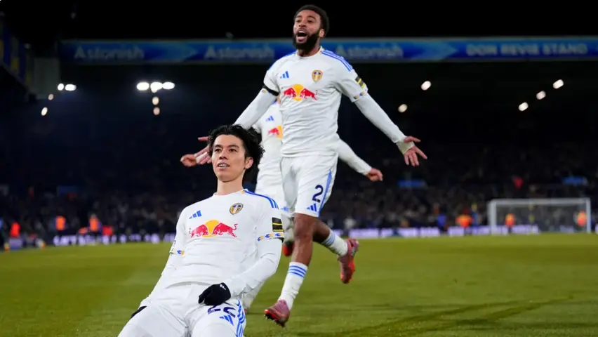 Leeds United vence 3-1 a Chelsea | AP