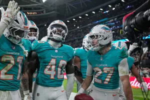 Dolphins vence en tiempo extra a Commanders en el debut de la NFL en Madrid