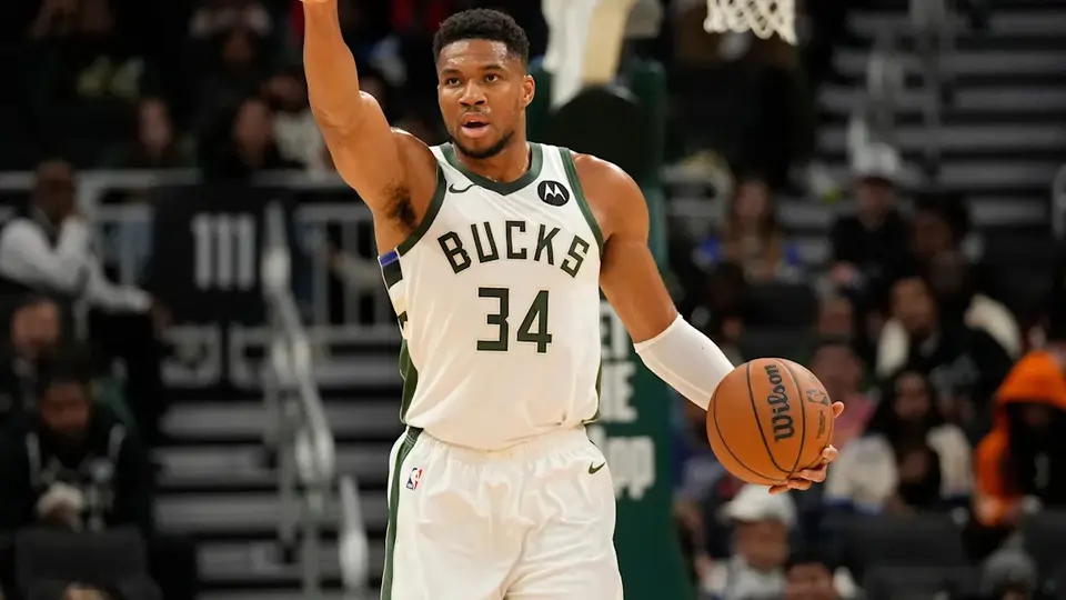 Giannis Antetokounmpo apunta a dejar Milwaukee previo al cierre de agencia libre