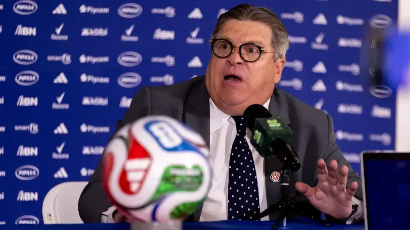 "Tiene fama de no trabajar desde México": prensa tica destroza a Miguel Herrera