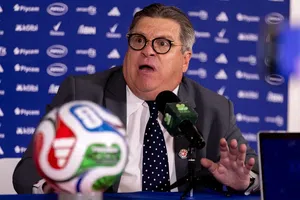 "Tiene fama de no trabajar desde México": prensa tica destroza a Miguel Herrera