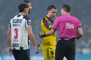 'América perdió por el arbitraje'; exárbitro de Liga MX criticó labor de silbante y VAR