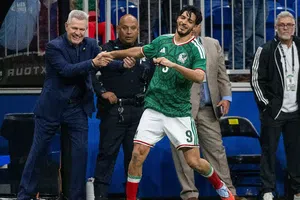 ¡En plan grande! Raúl Jiménez cerró su mejor cuota goleadora, en un año, con la Selección Mexicana
