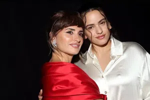 Rosalía, Penélope Cruz y las celebridades que brillaron en el Clásico del Santiago Bernabéu