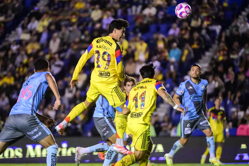 Ramón Juárez en su remate para el gol ante Puebla  en el Apertura 2025 | IMAGO 7