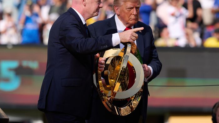 Gianni Infantino y Donald Trump en la ceremonia de premiación del Mundial de Clubes 2025 | MEXSPORT
