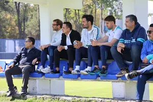 Víctor Velázquez visita La Noria previo al encuentro entre Cruz Azul y Chivas