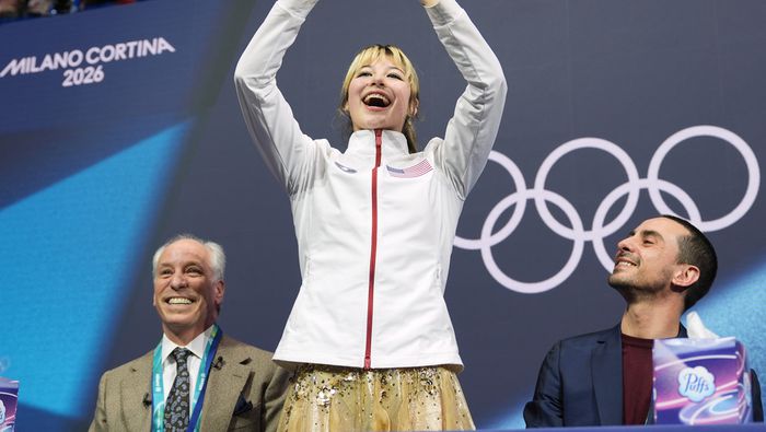 Alysa Liu reacciona ante su puntaje en la prueba de programa libre en el patinaje artístico | AP