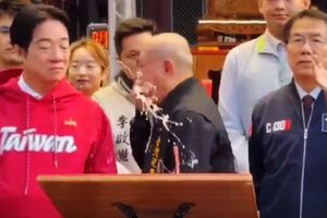 VIDEO: vomitan sobre el presidente de Taiwán en evento público