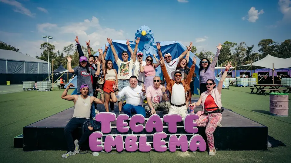 La fiesta multicolor y llena de orgullo regresa para su quinta edición / FB: @TecateEmblema