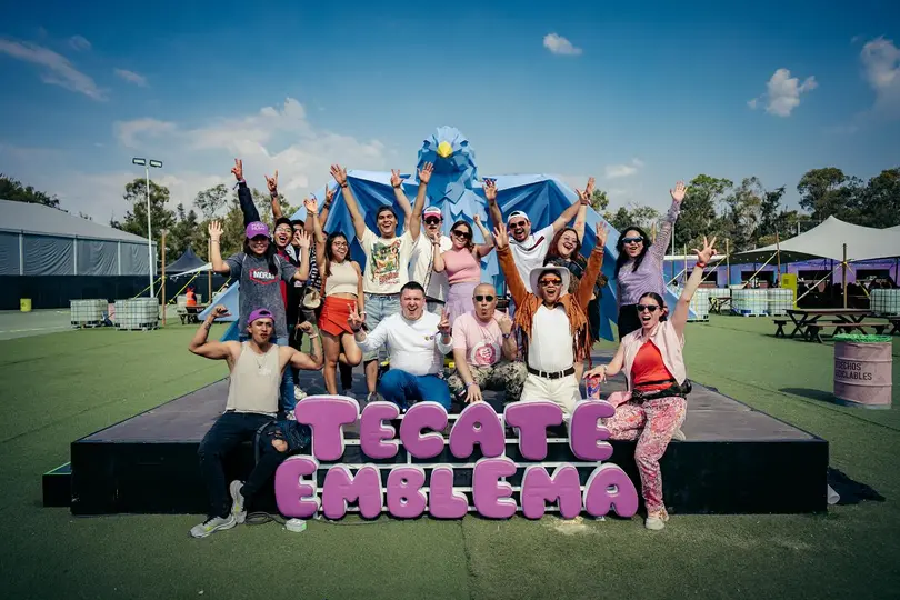La fiesta multicolor y llena de orgullo regresa para su quinta edición / FB: @TecateEmblema