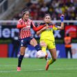 Joseline Montoya y Jana Gutiérrez en el partido de ida de la Semifinal del Apertura 2025 | IMAGO 7